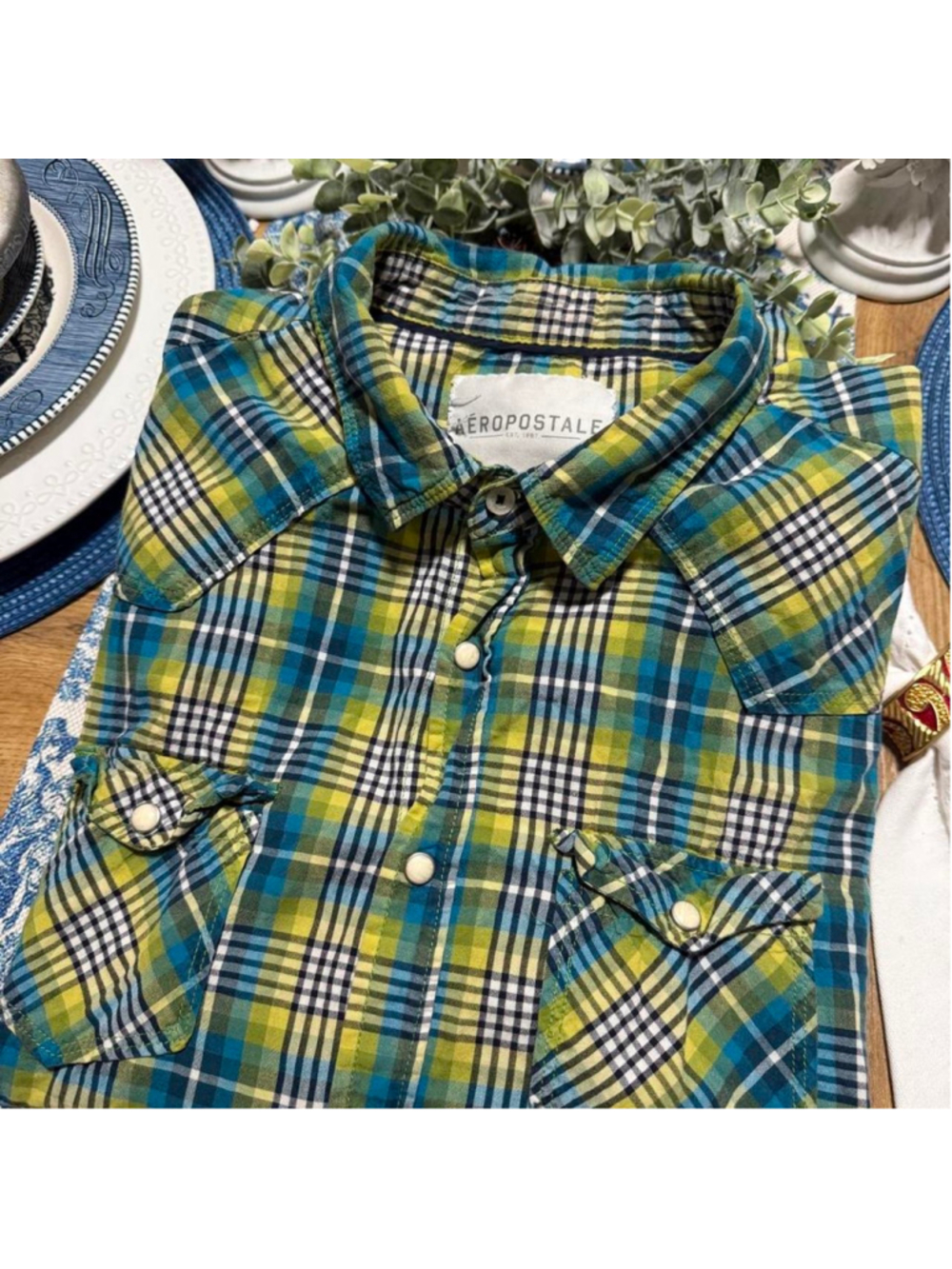 Vintage men’s American Eagle Yellow and blue plaid button-up shirt